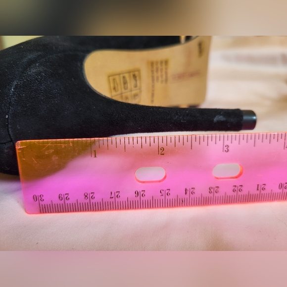 Vince Camuto Leopard Heels - Picture 4 of 8